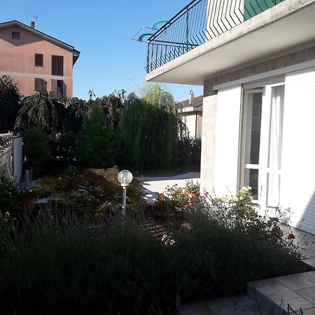 B&B Regina Busto Arsizio Esterno foto
