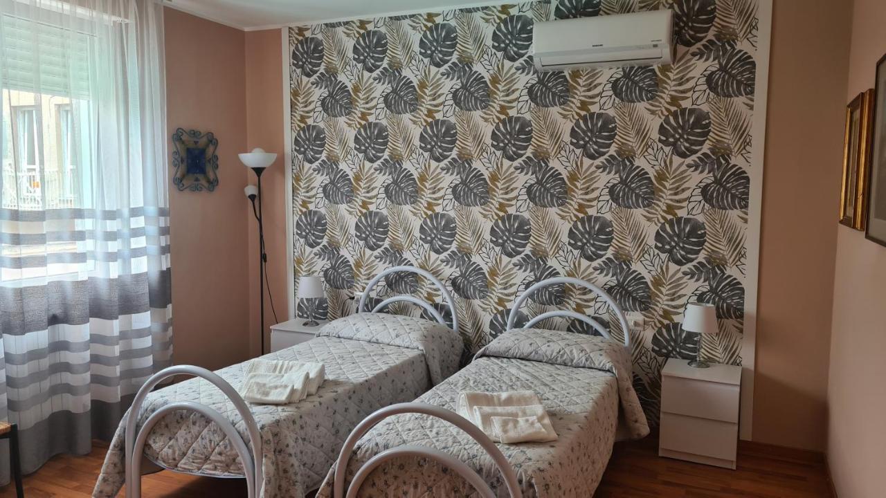 B&B Regina Busto Arsizio Esterno foto
