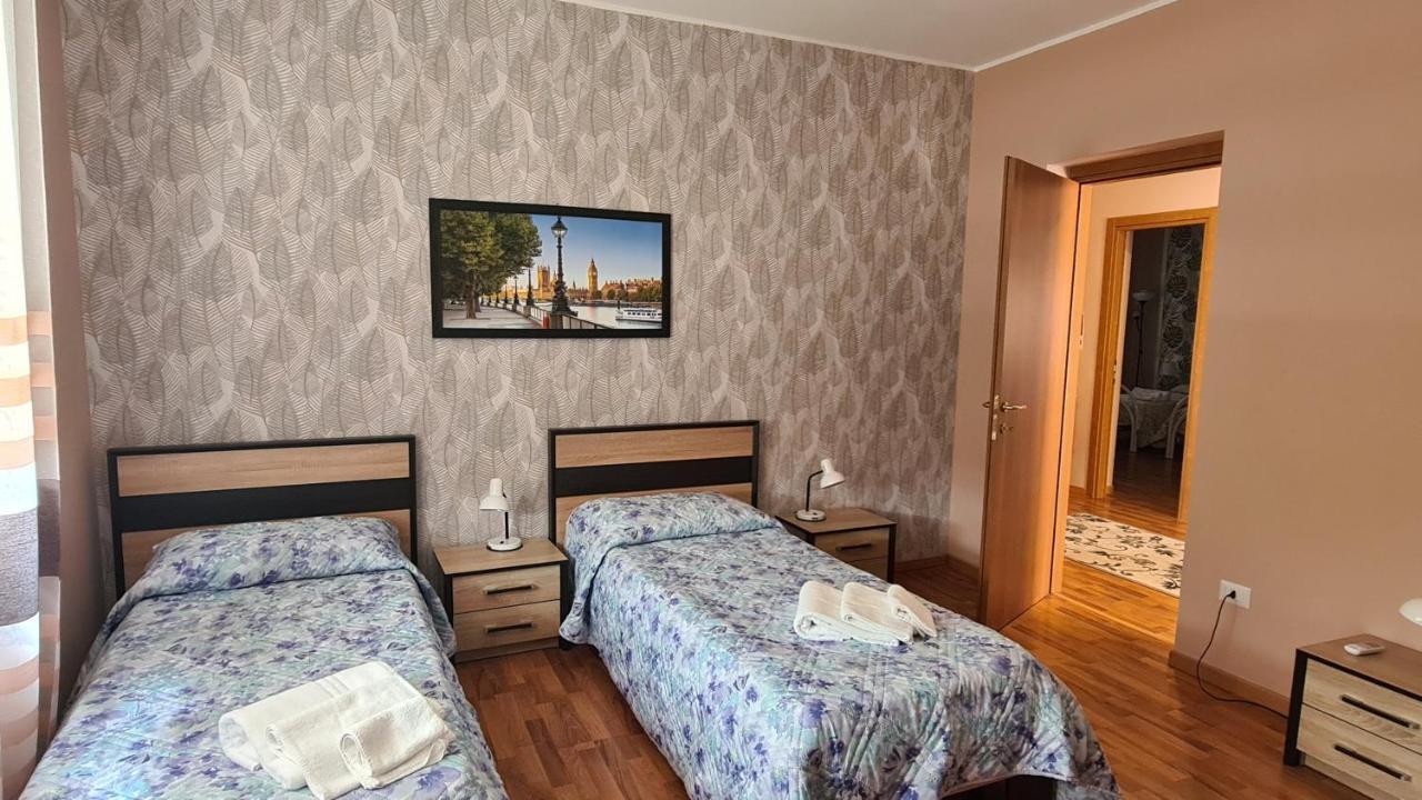 B&B Regina Busto Arsizio Esterno foto