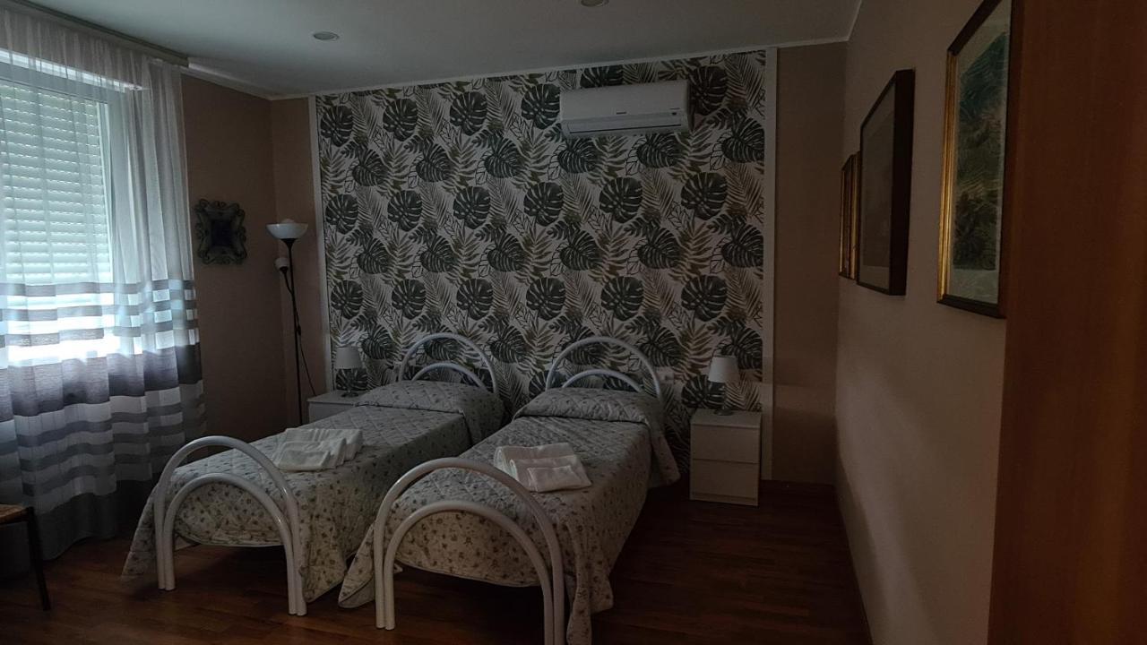 B&B Regina Busto Arsizio Esterno foto