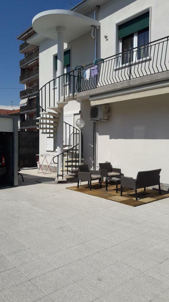 B&B Regina Busto Arsizio Esterno foto